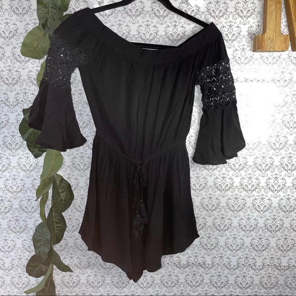 Blush brand off shoulder black Woman’s small romper 3/4 bell sleeve shorts - Picture 1 of 9